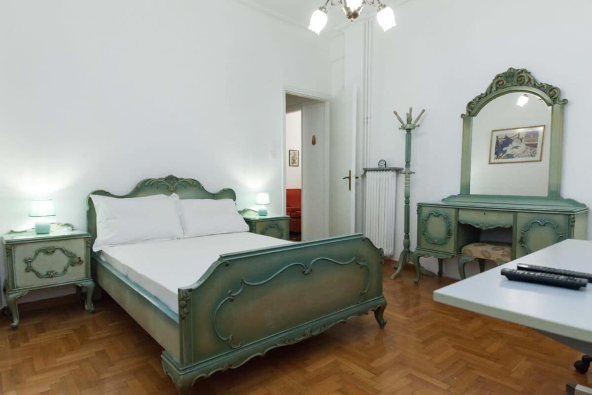 Charming Vintage 2Br Apartment With Balcony In Koukaki Atena Exterior foto