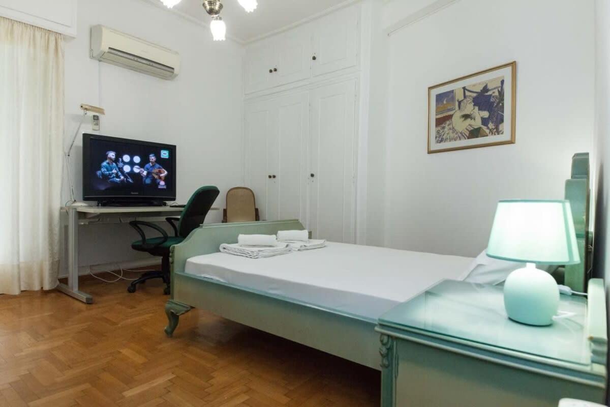 Charming Vintage 2Br Apartment With Balcony In Koukaki Atena Exterior foto