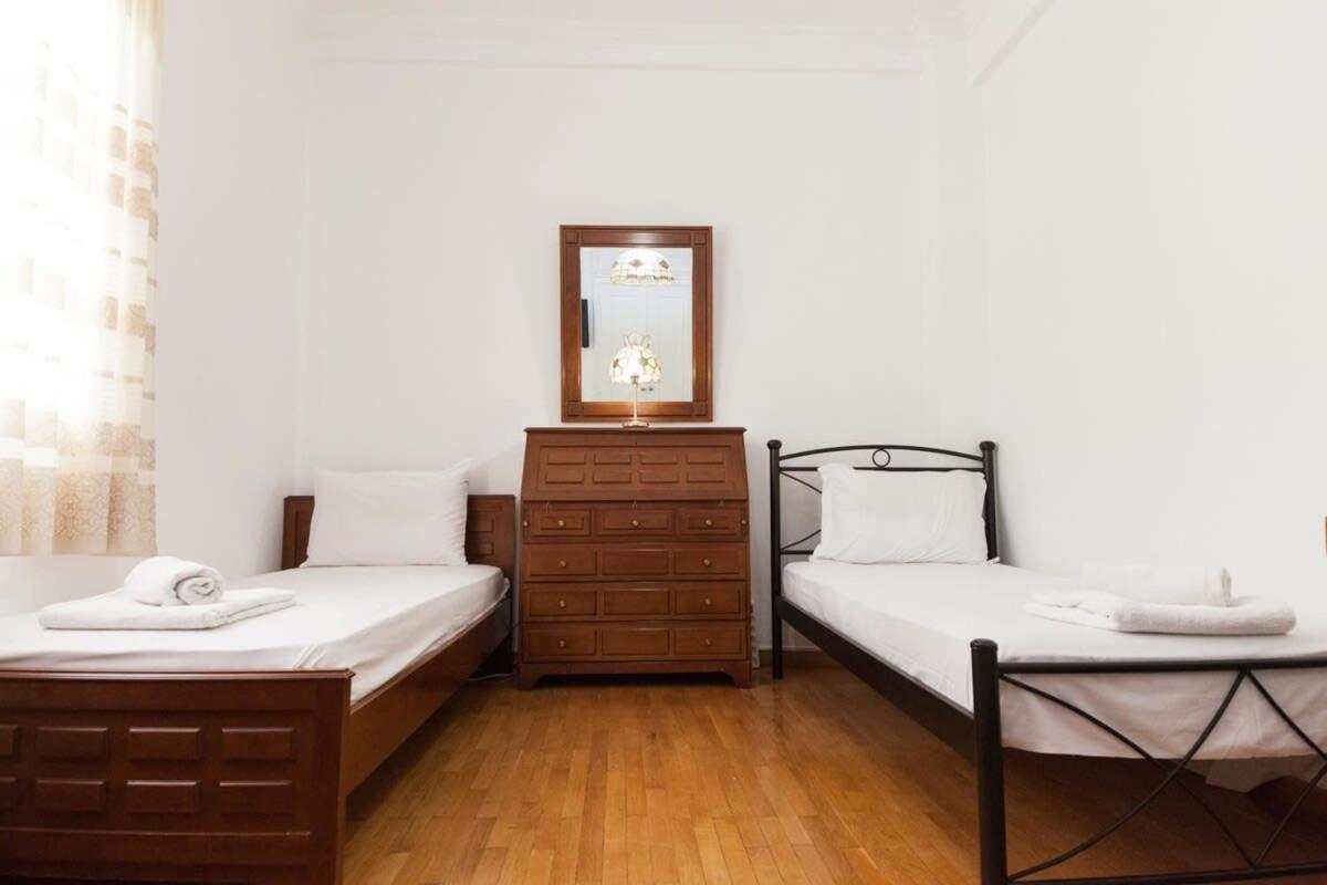 Charming Vintage 2Br Apartment With Balcony In Koukaki Atena Exterior foto